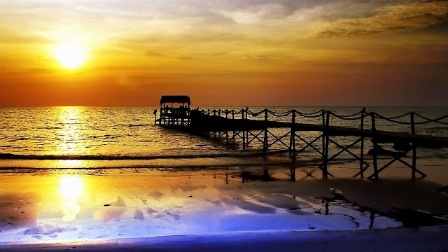 揭秘ChatGPT：它将如何颠覆科技巨头？(爆火的ChatGPT 先颠覆谁 )